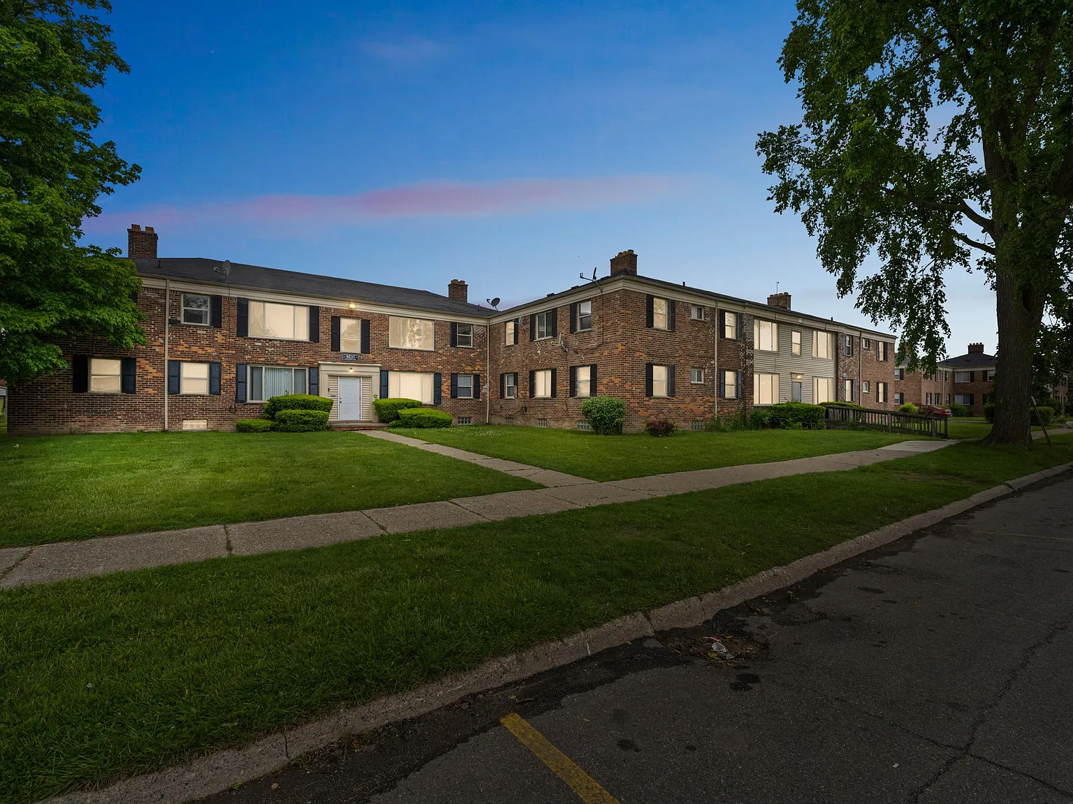 Franklin Village Apartments — Photo 4