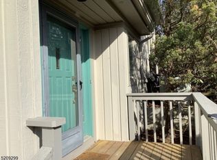 615 Blue Ridge Ln, Mahwah, NJ 07430