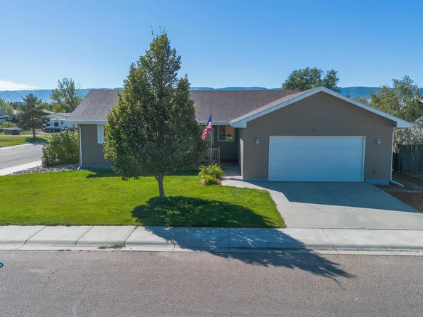 915 6th St, Evansville, WY 82636