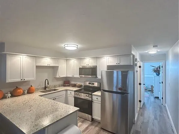 20 Hurdis St APT 6, North Providence, RI 02904