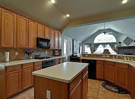 4th image of 1431 Golf Club Dr