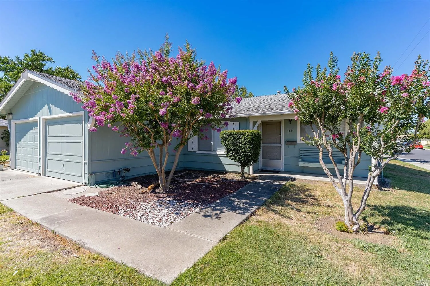 146 Monterey Dr photo 1