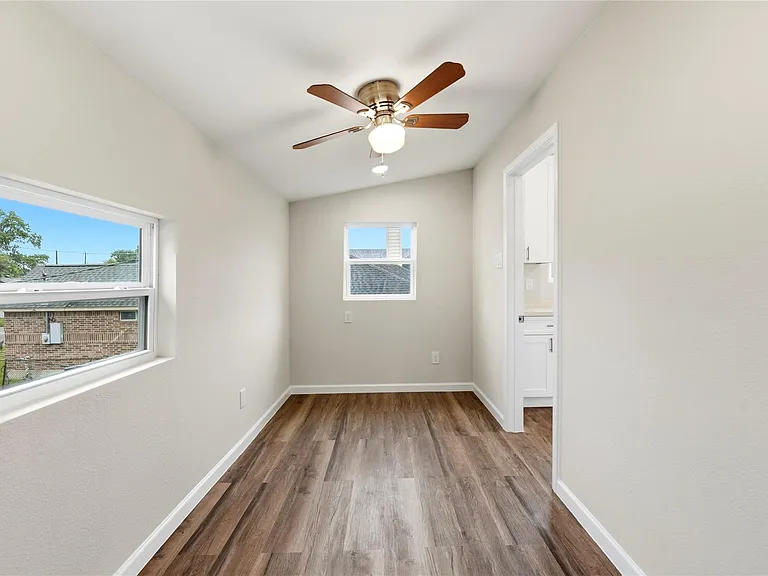 7010 Brownsville St — Photo 20