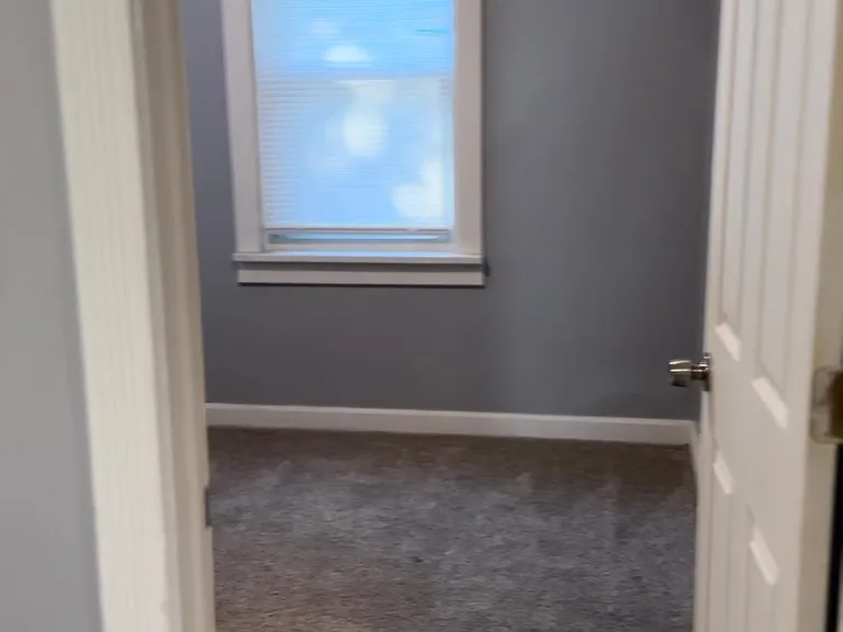 907 Oliver Ave — Photo 9