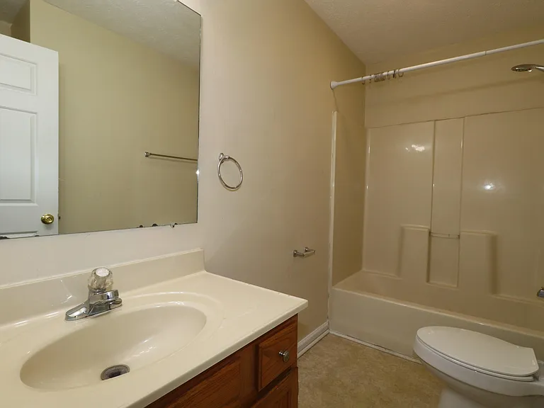 107 Floyd Ct — Photo 10