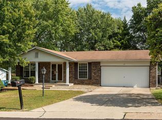 20 Fernwood Dr, Saint Peters, MO 63376