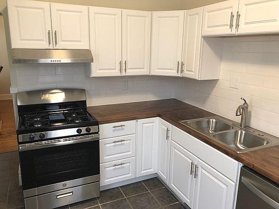 2nd image of 228 Victoria St N APT 2