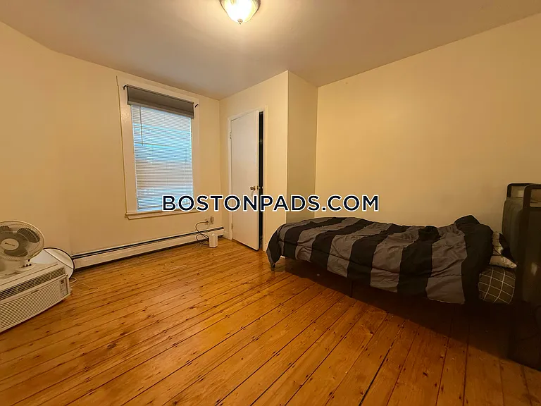 64 Pleasant St #1 — Photo 41