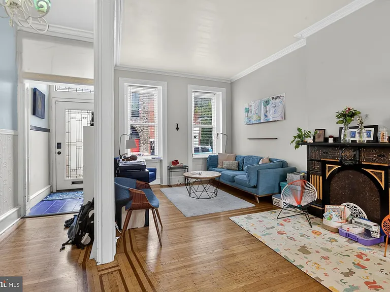2356 E Susquehanna Ave — Photo 3