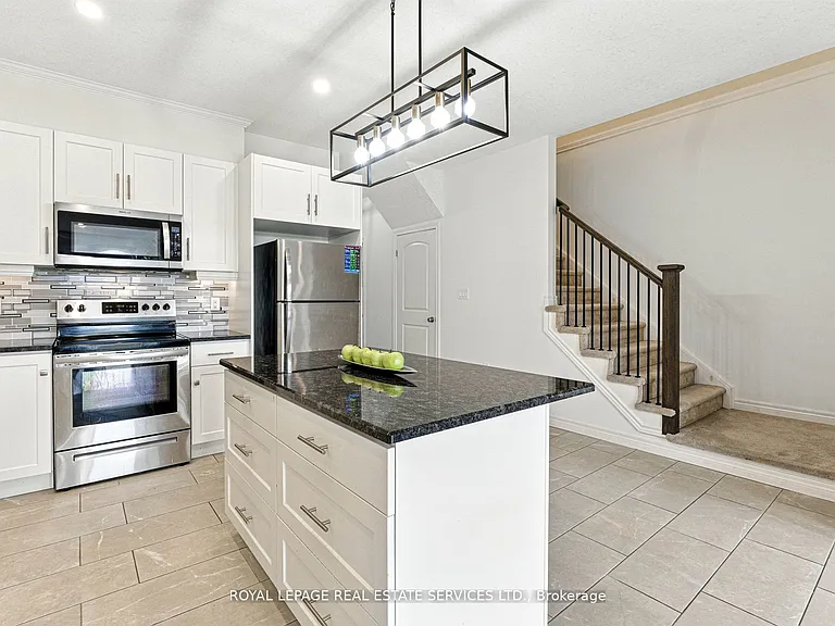 22 Marshall Dr #8 — Photo 9