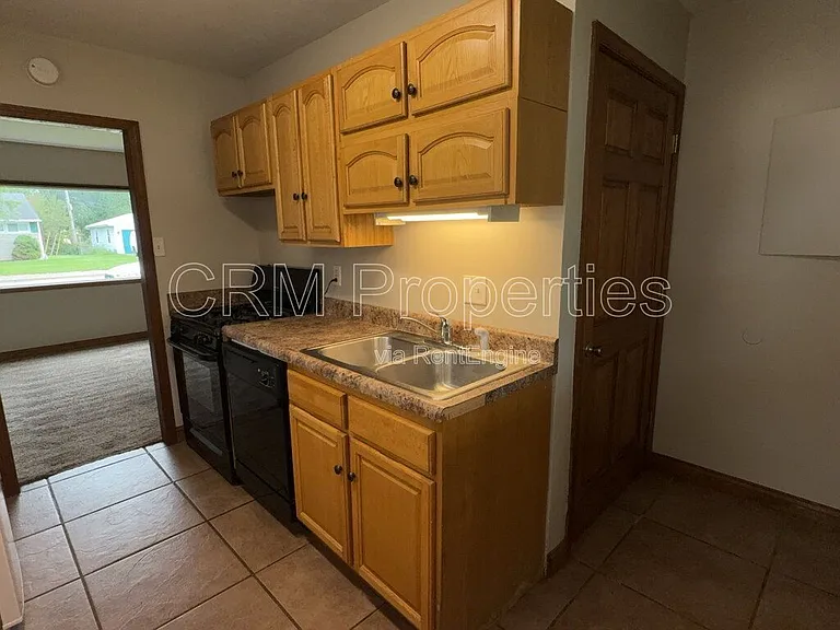 1504 N Philips St — Photo 8