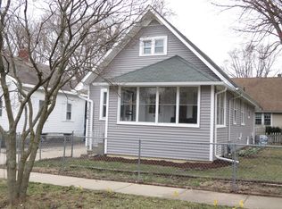 1056 Cedar Ave, Elgin, IL 60120