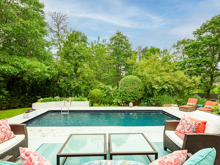 21 Hillover Rd E — Photo 19