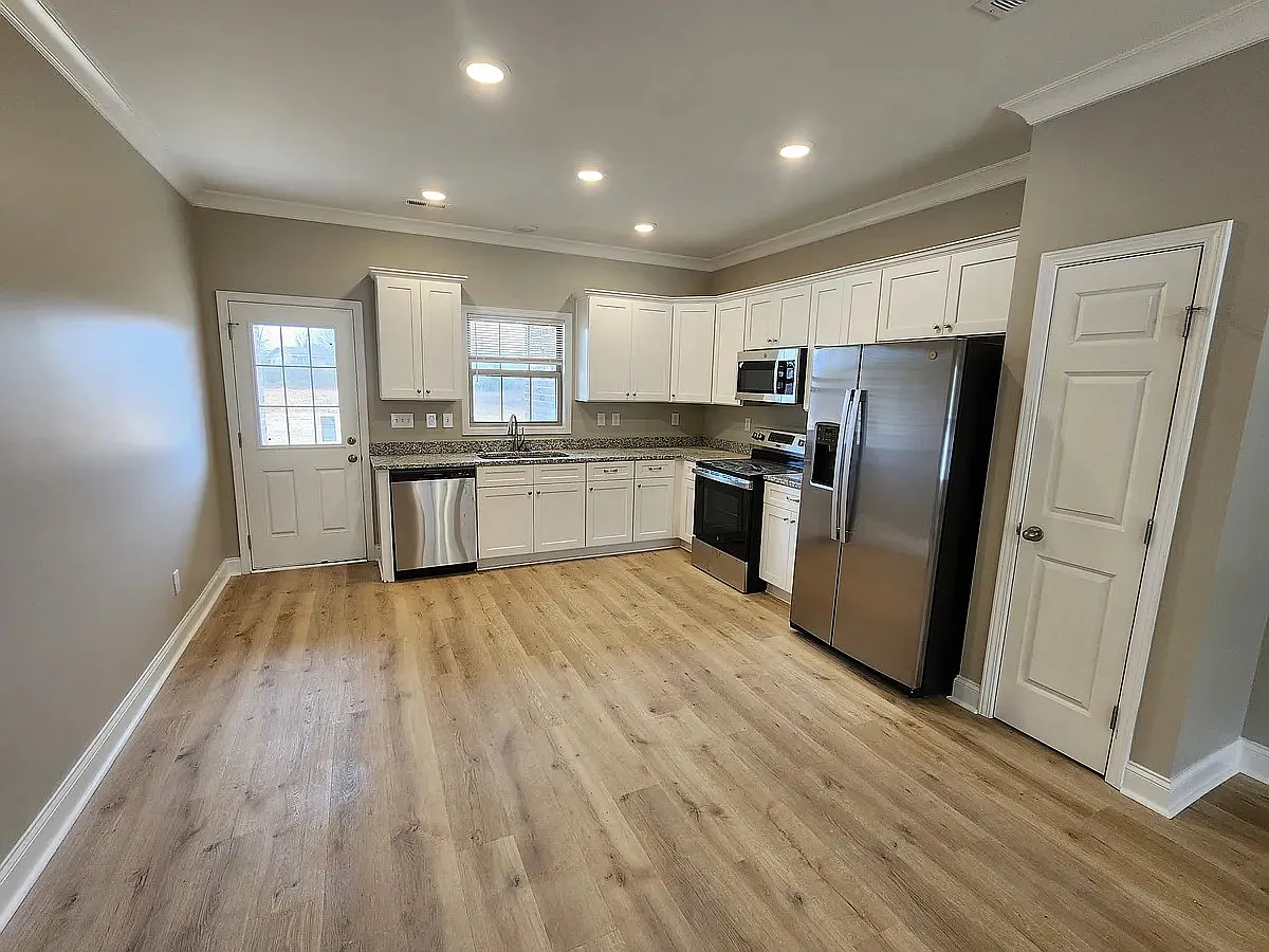 3 bed, 1240 sqft, $1,495 — Photo 2