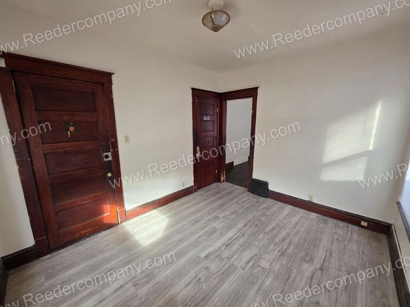 441 Highland St APT 3