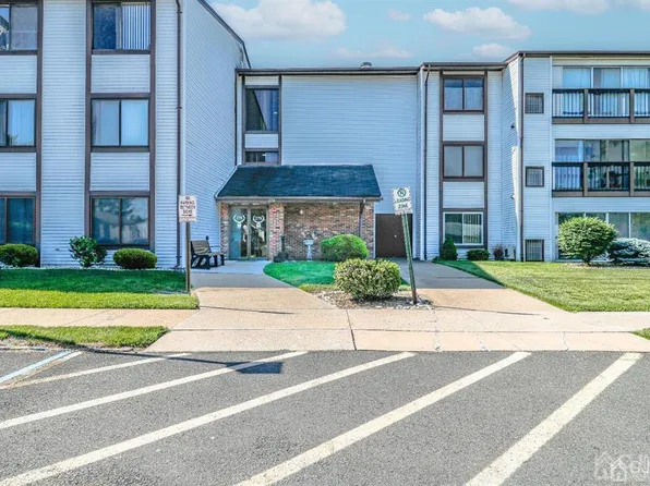 278 Crosse Dr APT 1C, Monroe Township, NJ 08831