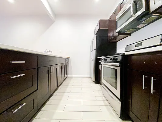 Rented by RealTegrity NY LLC | media 16