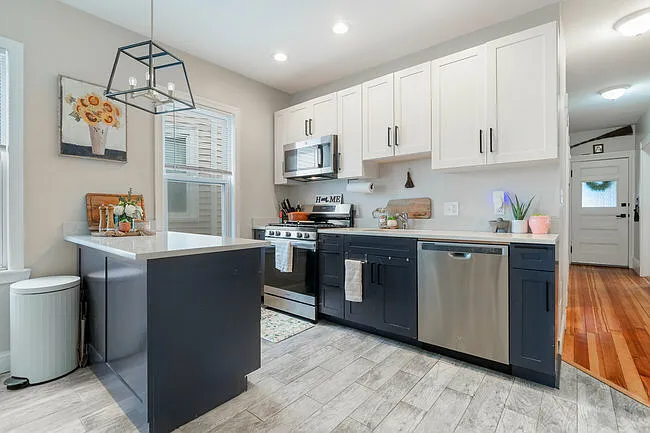 24 Buttonwood St #1 — Photo 2