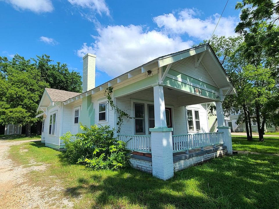 1st image of 1614 N Elm St