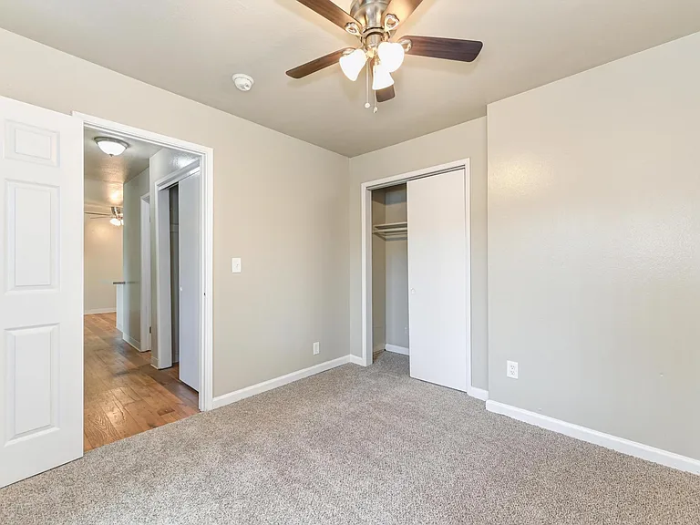 Lincoln Village West — Photo 15
