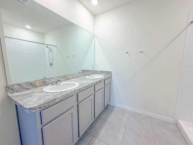 309 Sofia Ln — Photo 8