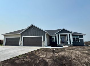 413 Reese Way, Mapleton, ND 58059