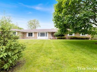 2225 Holiday Ln, Lansing, MI 48917