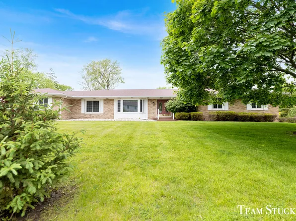 2225 Holiday Ln, Lansing, MI 48917