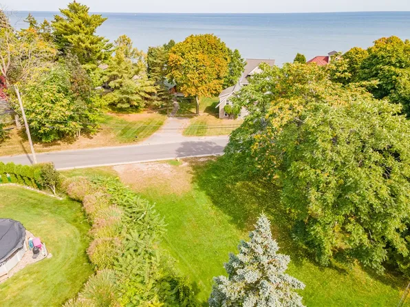 397 Rock Beach Rd #26, Rochester, NY 14617