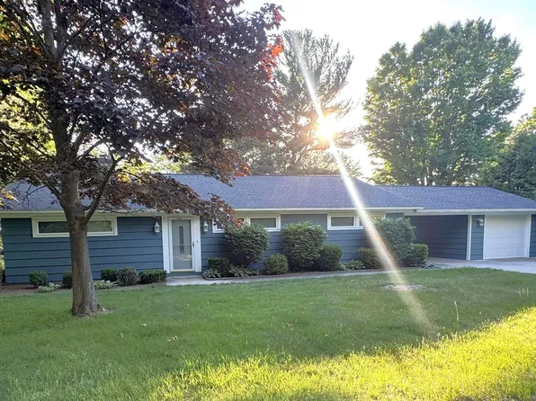 60 Park St, Traverse City, MI 49685