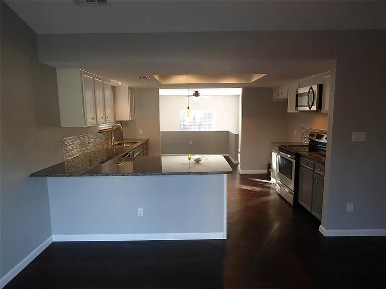 6107 La Mesa St — Photo 7