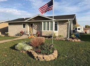 1010 15th St SW, Jamestown, ND 58401