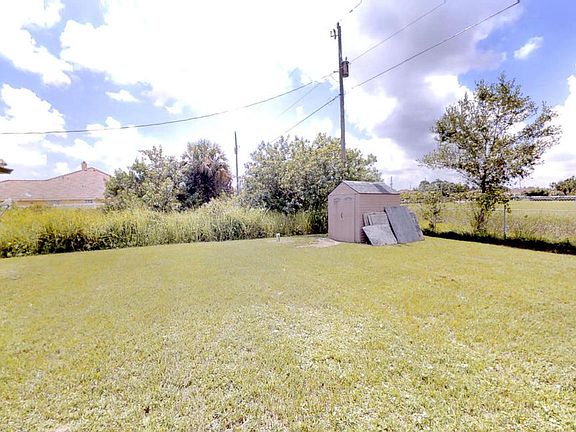 3rd image of 1132 SW Jennifer Ave