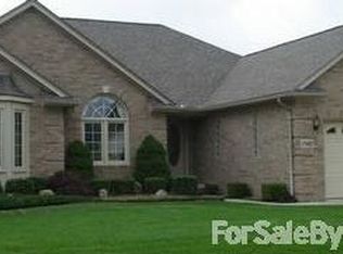 17482 Hilldale Dr, Macomb, MI
