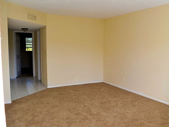 3rd image of 7045 30th Ave N APT 6