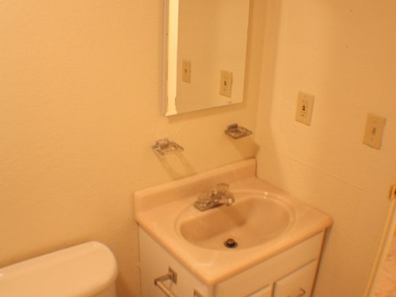 5th image of 111 N Clark St