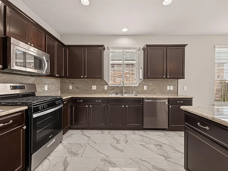 8110 Running Brook Ln — Photo 18