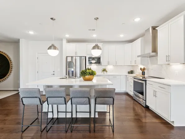 3700 Havertill Ln Unit 201, Woodbridge, VA 22193