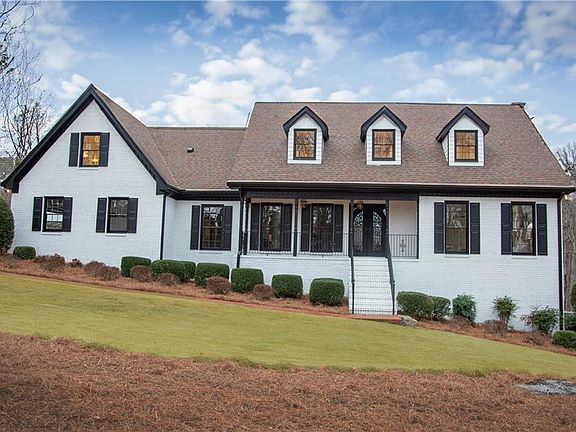 4th image of 1505 Old Fountain Rd