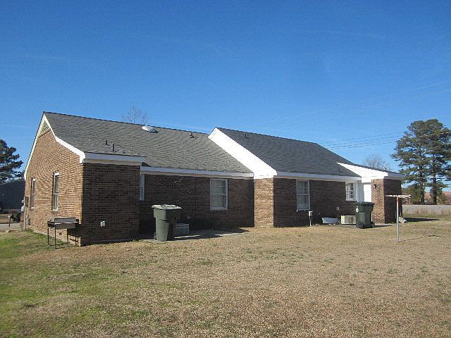2nd image of 2128 Sandy Creek Dr SE