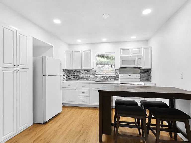 761 Whippoorwill Dr — Photo 8