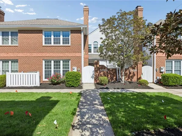 205 Amersham Dr APT G, Yorktown, VA 23693