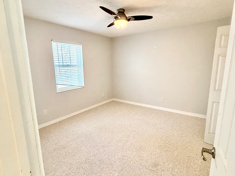 21104 S Lakeview Dr #2 — Photo 7