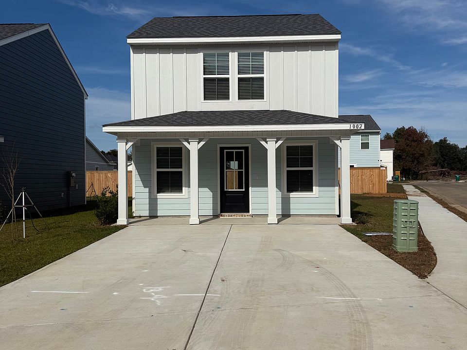 1st image of 1002 Waterford Ln