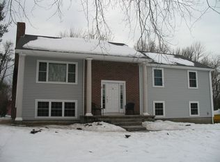 6 Maplecrest Dr, Southborough, MA 01772