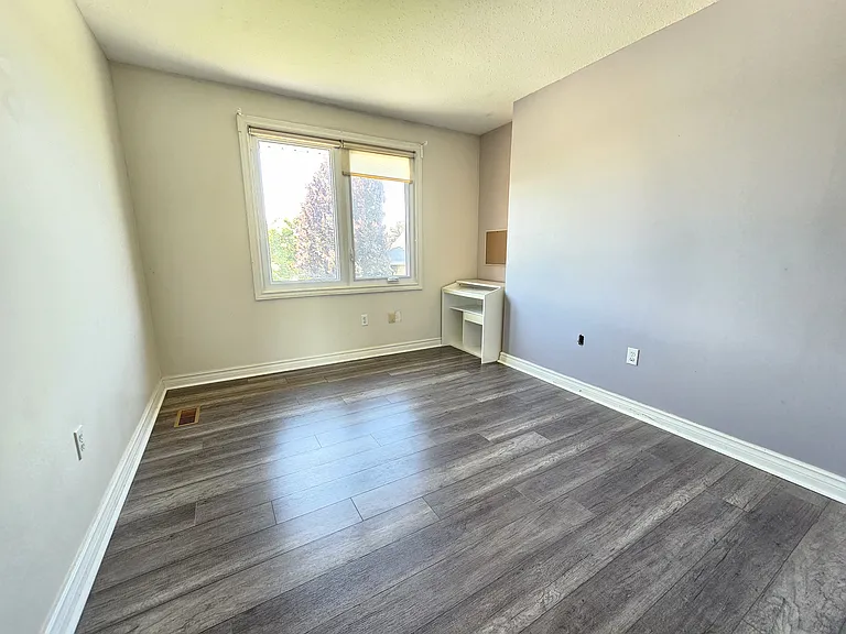 49 Decew Woods Ct #1 — Photo 17