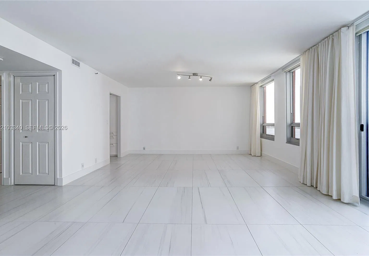 The Palace Condo — Photo 3
