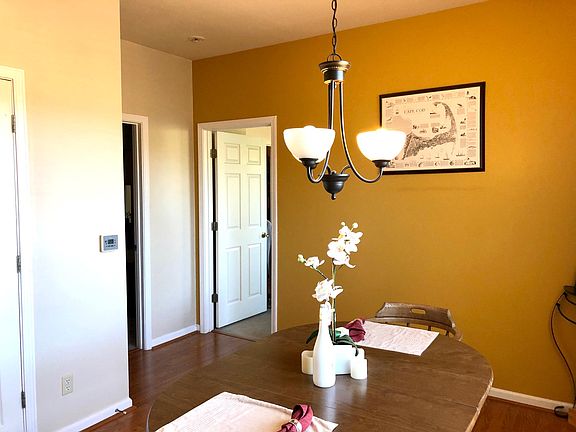 5th image of 1600 Long Grove Dr Unit 123