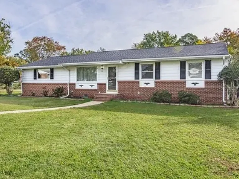 301 Meadowspring Rd — Photo 2