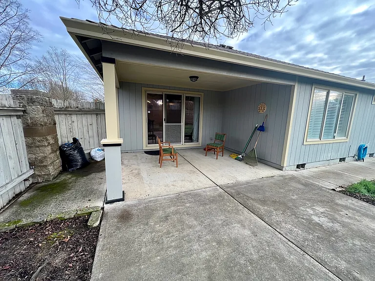 1902 Regal Ave — Photo 10
